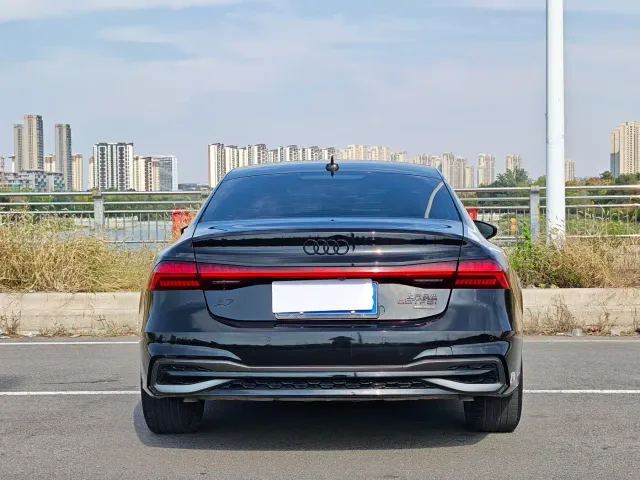 Audi A7L — Фото автомобиля 9