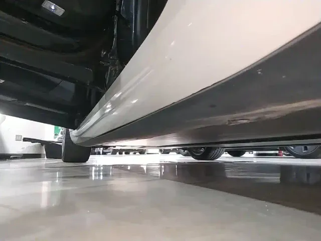Tesla Model 3 — Фото автомобиля 21