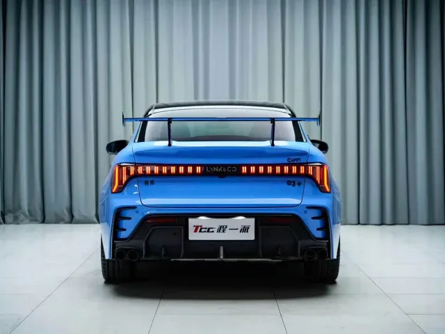 Lynk & Co 03 — Фото автомобиля 14