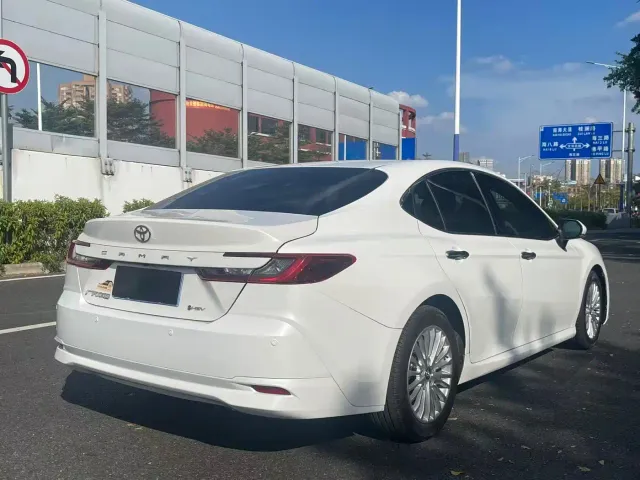 Toyota Camry — Фото автомобиля 5
