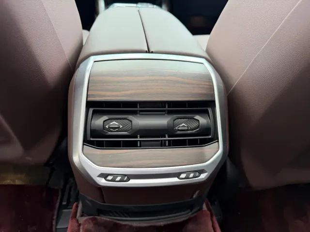 BMW 7 Series — Фото автомобиля 9