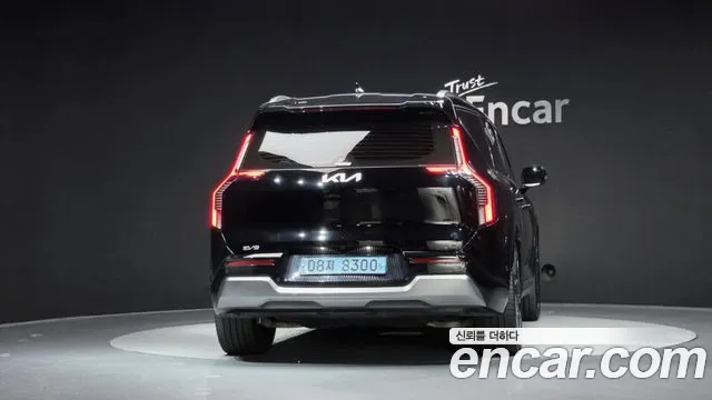 Kia EV9 — Фото автомобиля 4