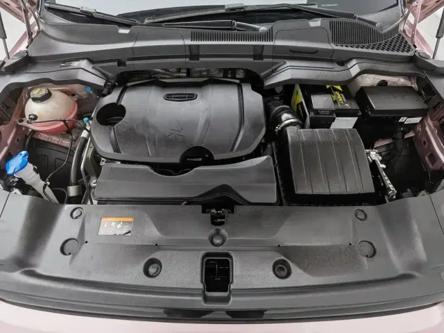 Geely ICON — Фото автомобиля 6