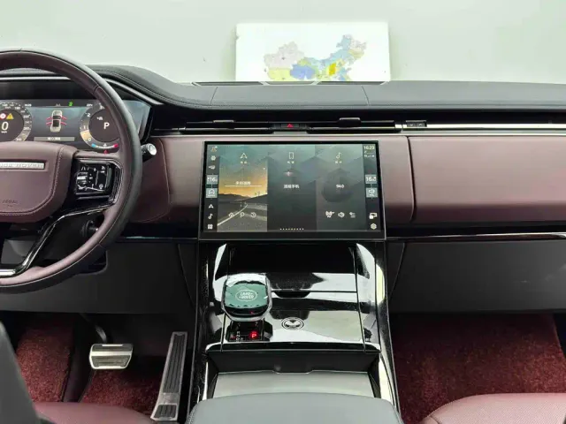 Land Rover Range Rover Sport — Фото автомобиля 12