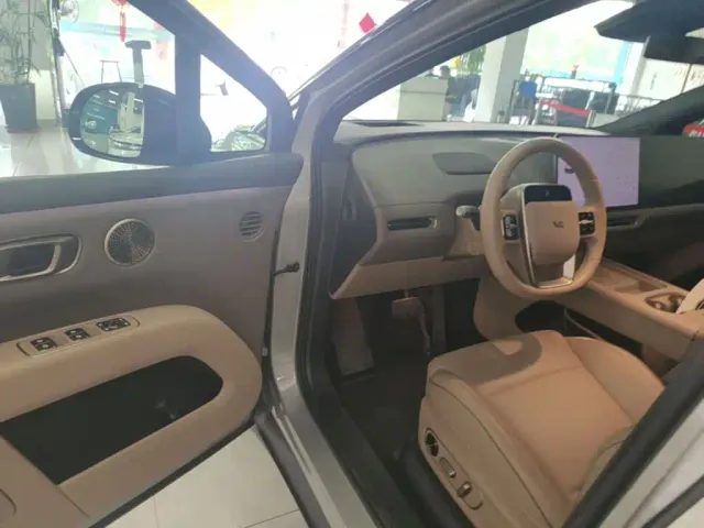 Li Auto i6 — Фото автомобиля 15