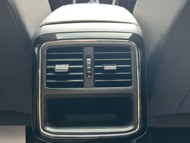 Volkswagen Passat — Фото автомобиля 16