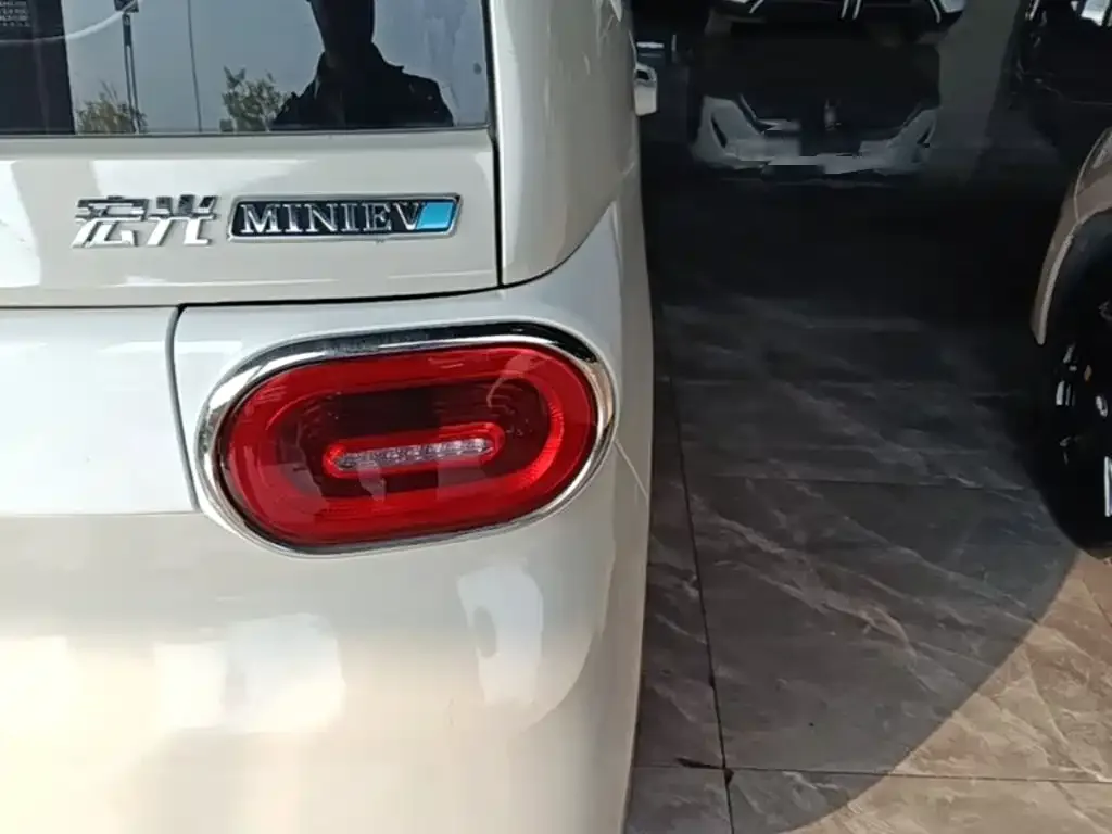 Wuling Motors Hongguang MINIEV 2024 3rd Gen 215km Advanced — Фото автомобиля 7