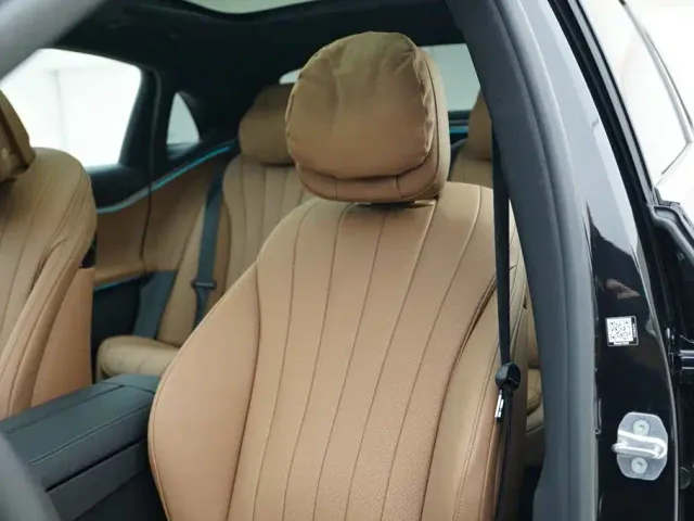 Mercedes-Benz E-Class — Фото автомобиля 11