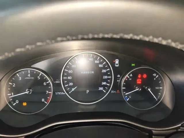 Mazda Axela — Фото автомобиля 11