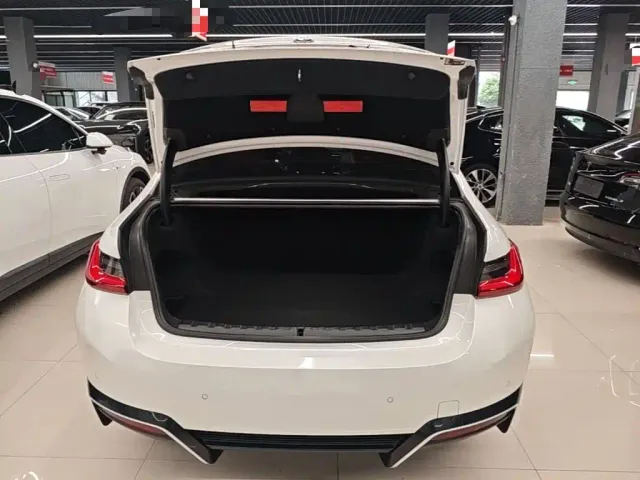 BMW i3 — Фото автомобиля 18