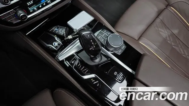 BMW 5 Series G30 — Фото автомобиля 11