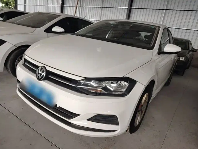 Фотография автомобиля — Volkswagen Polo