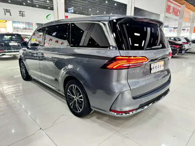 Roewe iMAX8 — Фото автомобиля 3