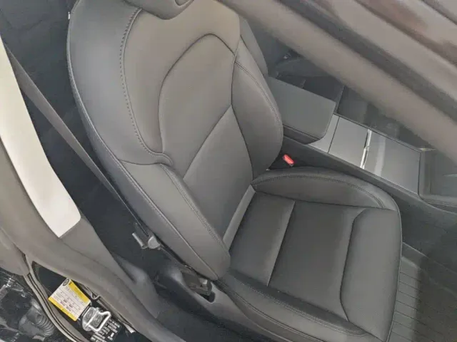 Tesla Model 3 — Фото автомобиля 19