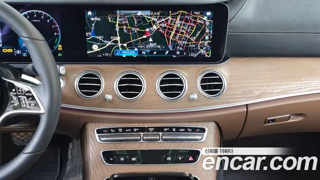 Mercedes-Benz E-Class — Фото автомобиля 18
