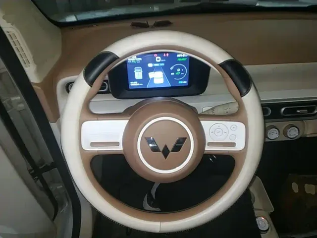 Wuling Hongguang Mini EV — Фото автомобиля 10