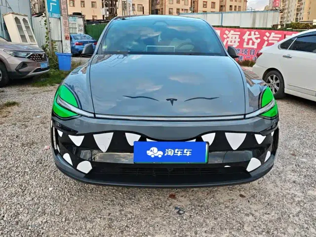 Tesla Model Y L — Фото автомобиля 2