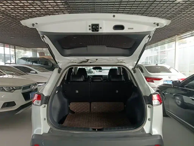 Toyota Corolla Cross — Фото автомобиля 18