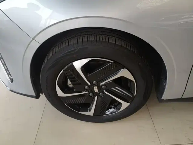 Geely Galaxy L6 — Фото автомобиля 22