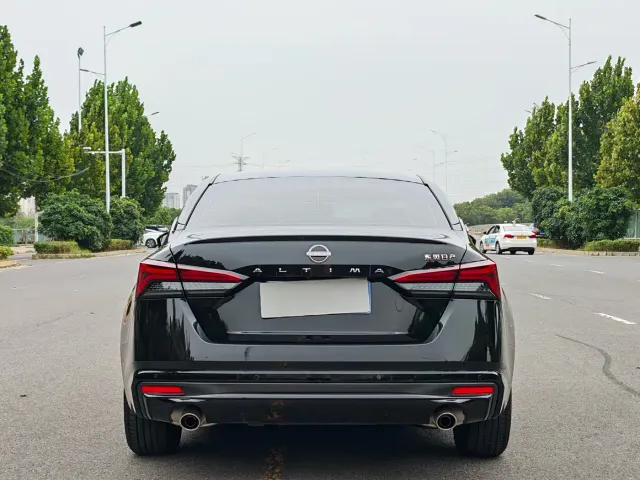 Nissan Teana — Фото автомобиля 8