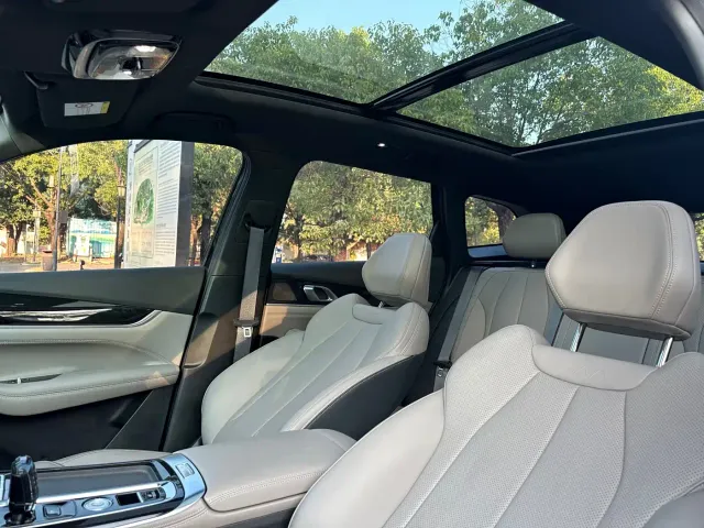 Geely Boyue L — Фото автомобиля 21