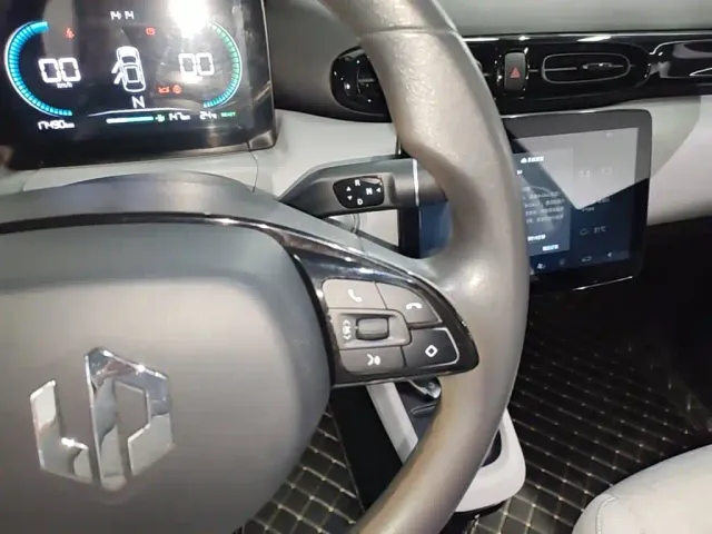 Leapmotor T03 — Фото автомобиля 13