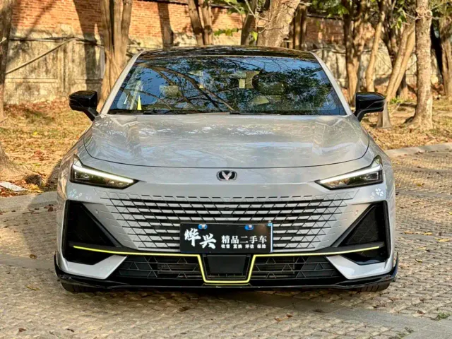 Changan UNI-V — Фото автомобиля 2