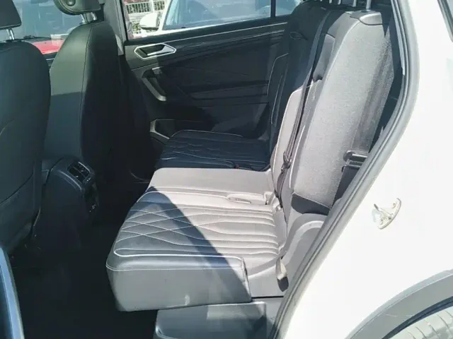 Volkswagen Tiguan L — Фото автомобиля 16