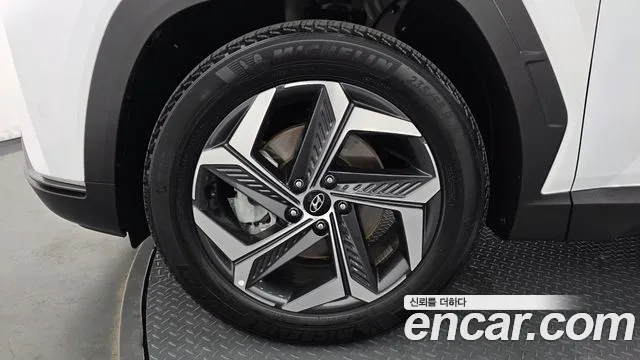 Hyundai Tucson Tucson (NX4) Бензин 1.6 турбо 2WD — Фото автомобиля 5