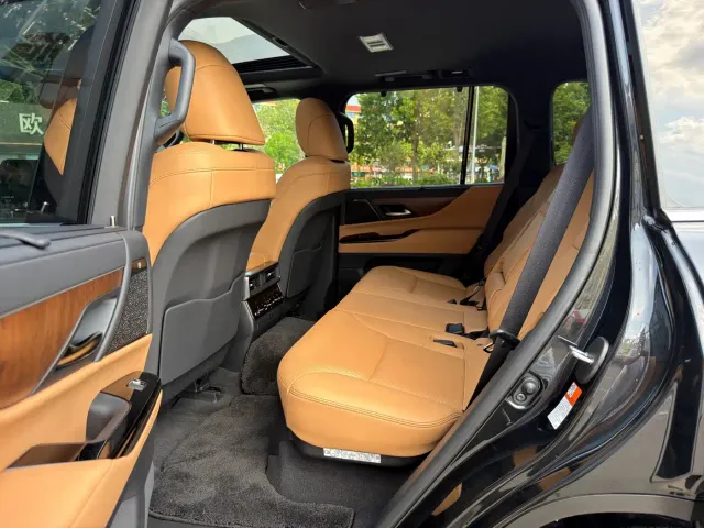 Lexus LX — Фото автомобиля 4