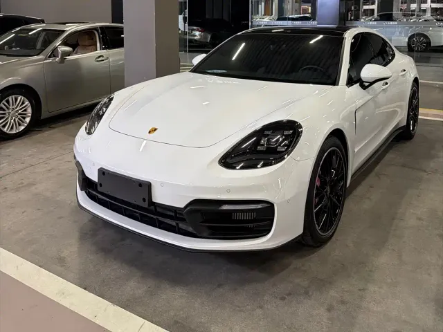 Фотография автомобиля — Porsche Panamera