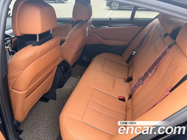 BMW 5 Series G30 — Фото автомобиля 8