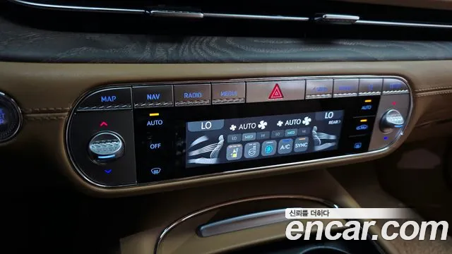 Genesis G90 Бензин 3.5 турбо AWD — Фото автомобиля 26