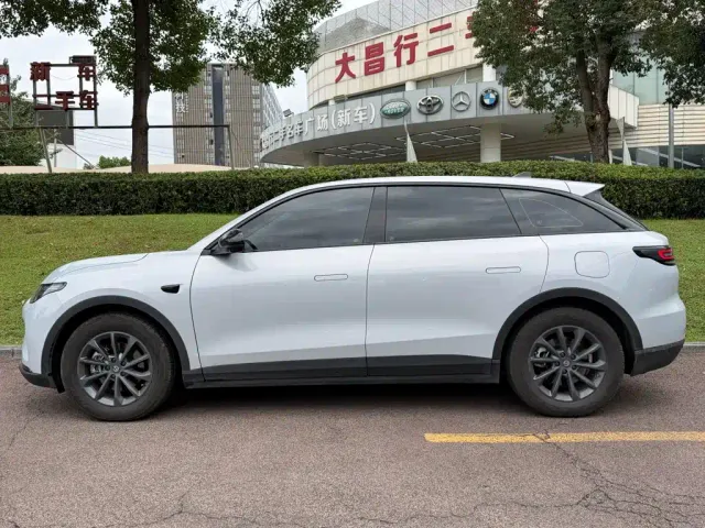 Leapmotor C11 — Фото автомобиля 3