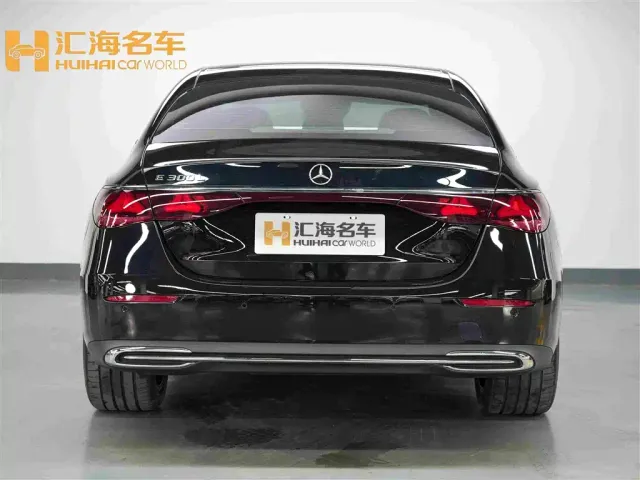 Mercedes-Benz E-Class — Фото автомобиля 5