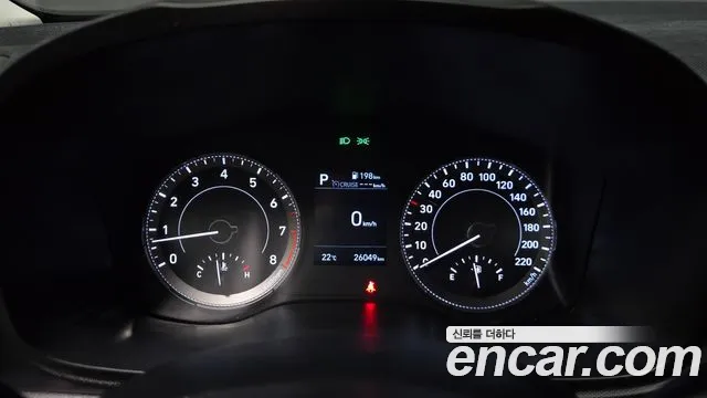 Hyundai Venue — Фото автомобиля 11