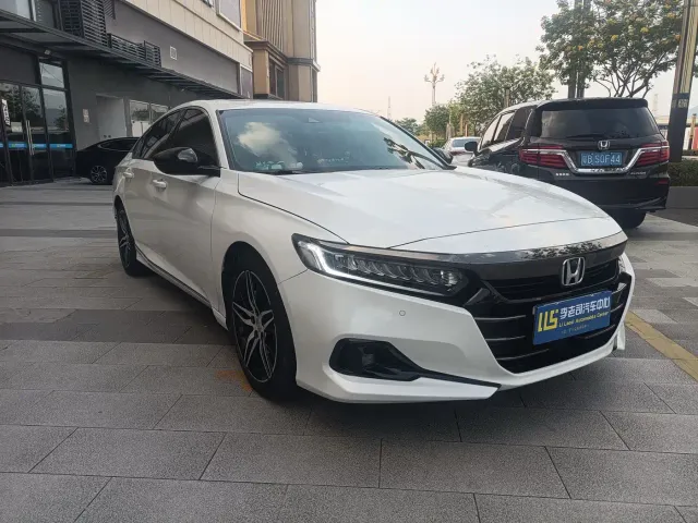 Honda Accord — Фото автомобиля 3
