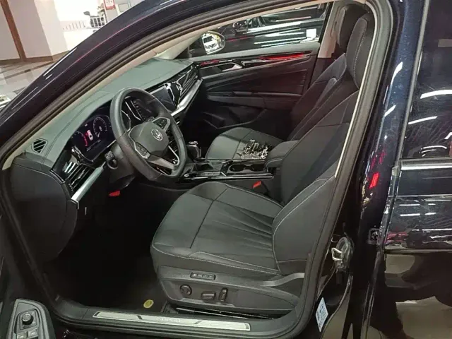 Volkswagen Passat — Фото автомобиля 14