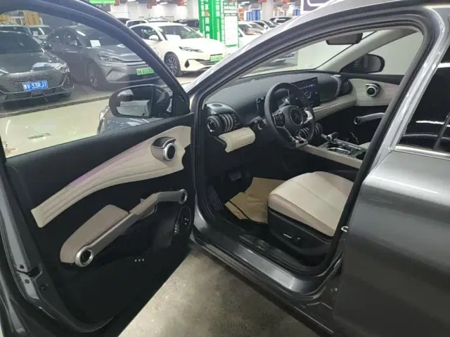 BYD Yuan PLUS — Фото автомобиля 15