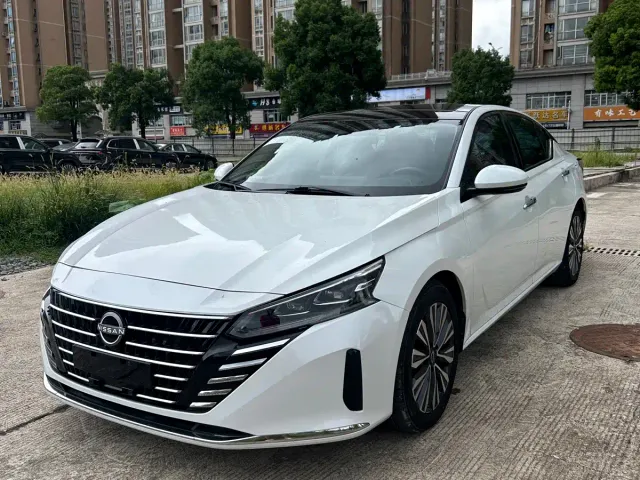 Nissan Teana — Фото автомобиля 3