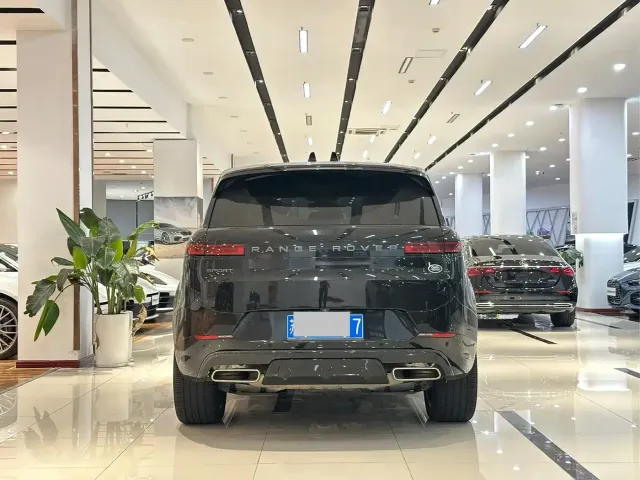 Land Rover Range Rover Sport 2025 400PS Dynamic SE — Фото автомобиля 17