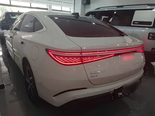BYD Seal 07 DM-i — Фото автомобиля 4
