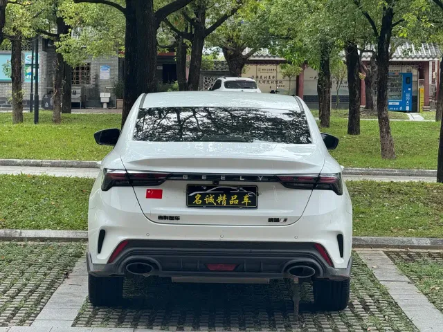 Geely Binrui — Фото автомобиля 13
