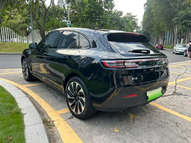 Aito M5 — Фото автомобиля 4