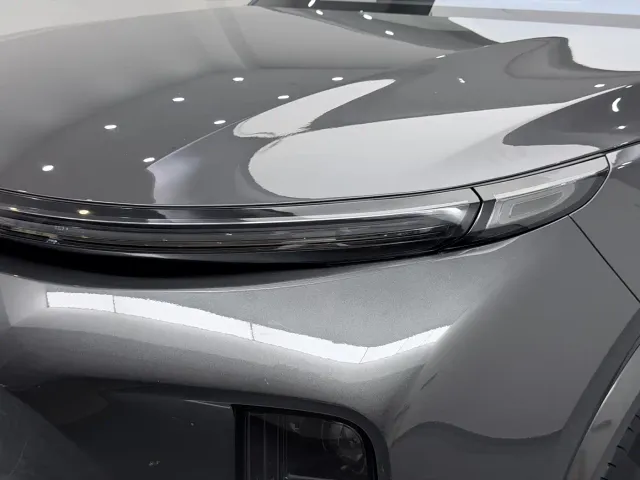 Li Auto L9 — Фото автомобиля 13