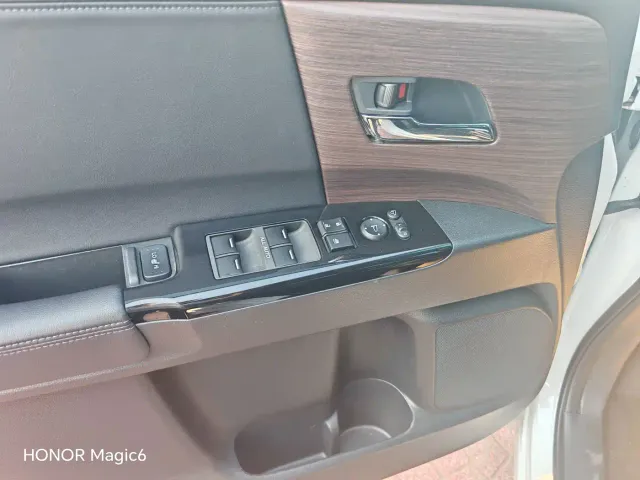 Honda Odyssey — Фото автомобиля 11