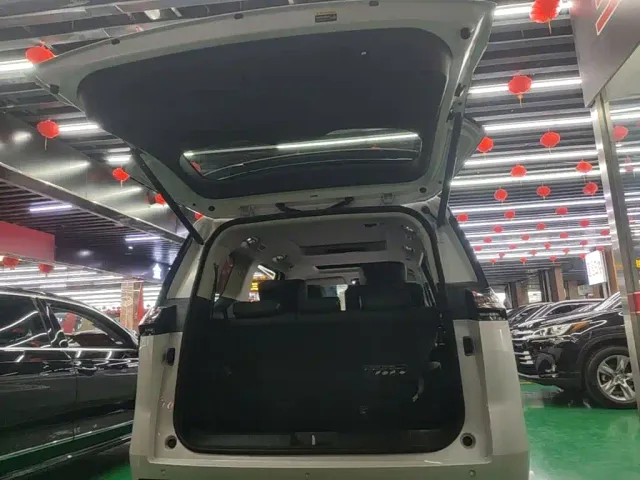 GAC Trumpchi E8 — Фото автомобиля 18