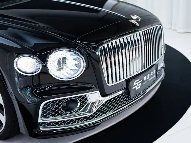 Bentley Flying Spur — Фото автомобиля 22