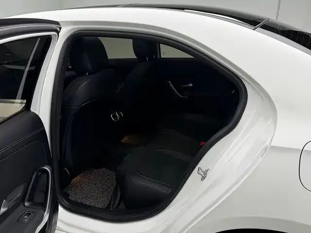 Mercedes-Benz A-Class — Фото автомобиля 13