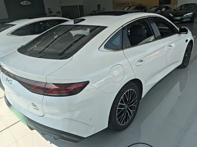 BYD Qin L — Фото автомобиля 6
